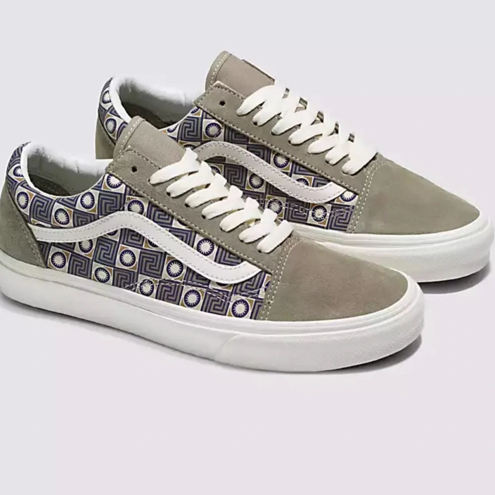 Vans WMNS Old Skool
Geo Trek Olive
VN0007NTOLV
Sneakers - Picture 3 of 16